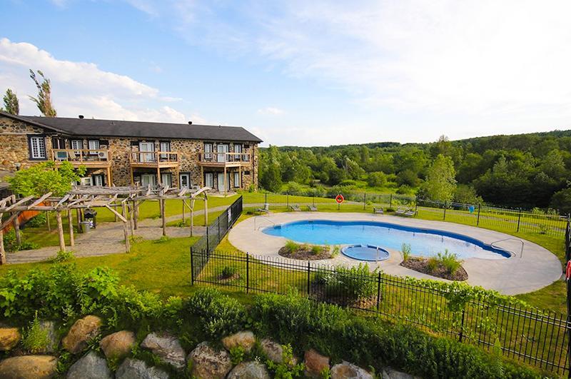 Condos Vacances Orford Magog Extérieur photo